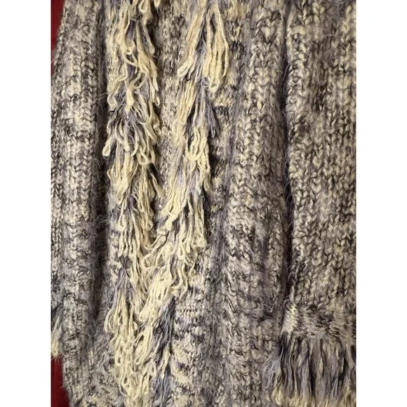 Urban outfitters Willow Fringe Cardigan Medium NWOT - Picture 7 of 13